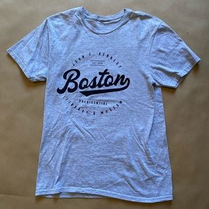 Boston T-Shirt• NWOT•